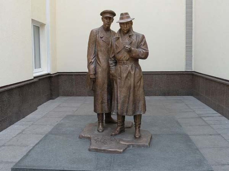 A Kiev, on va démolir le monument aux héros du film &quot;Le lieu de rencontre ne peut pas être modifié&quot; de Zheglov...