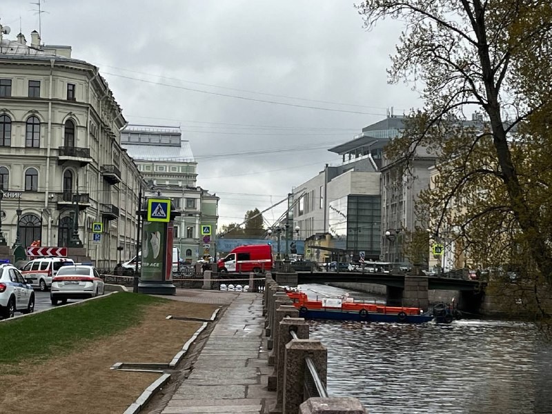 3 personnes sont mortes, 6 ont été blessées à Saint-Pétersbourg lorsqu&#39;un bus est tombé d&#39;un pont...