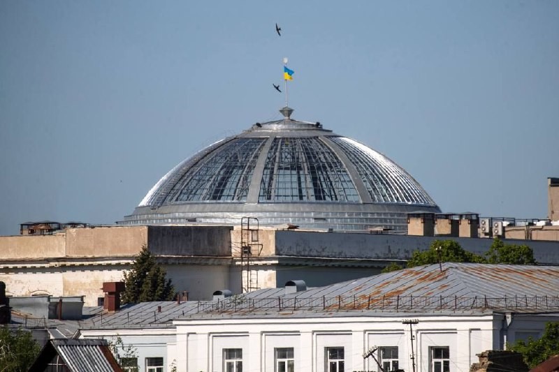 Le maire de Kiev, Vitaliy Klitschko, s&#39;est vanté de la réparation du dôme du bâtiment de la Maison des enseignants de Kiev. 
